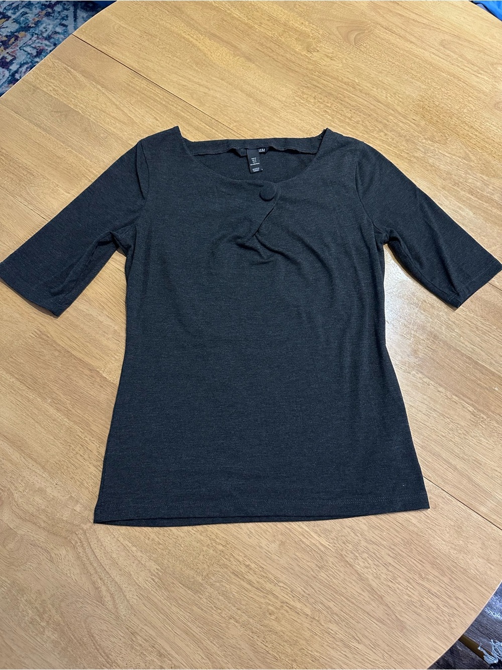 H&M Dark Grey Crewneck Elbow Length Shirt with Front Button Detail Size Small